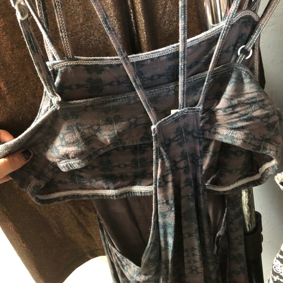 Strappy RVCA flowy top - Picture 6 of 7